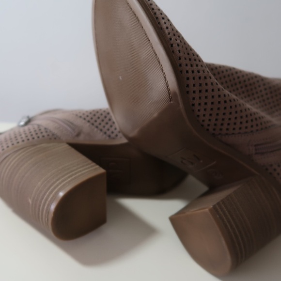 DOLCE VITA Tan Suede Eyelet Booties - Picture 7 of 7